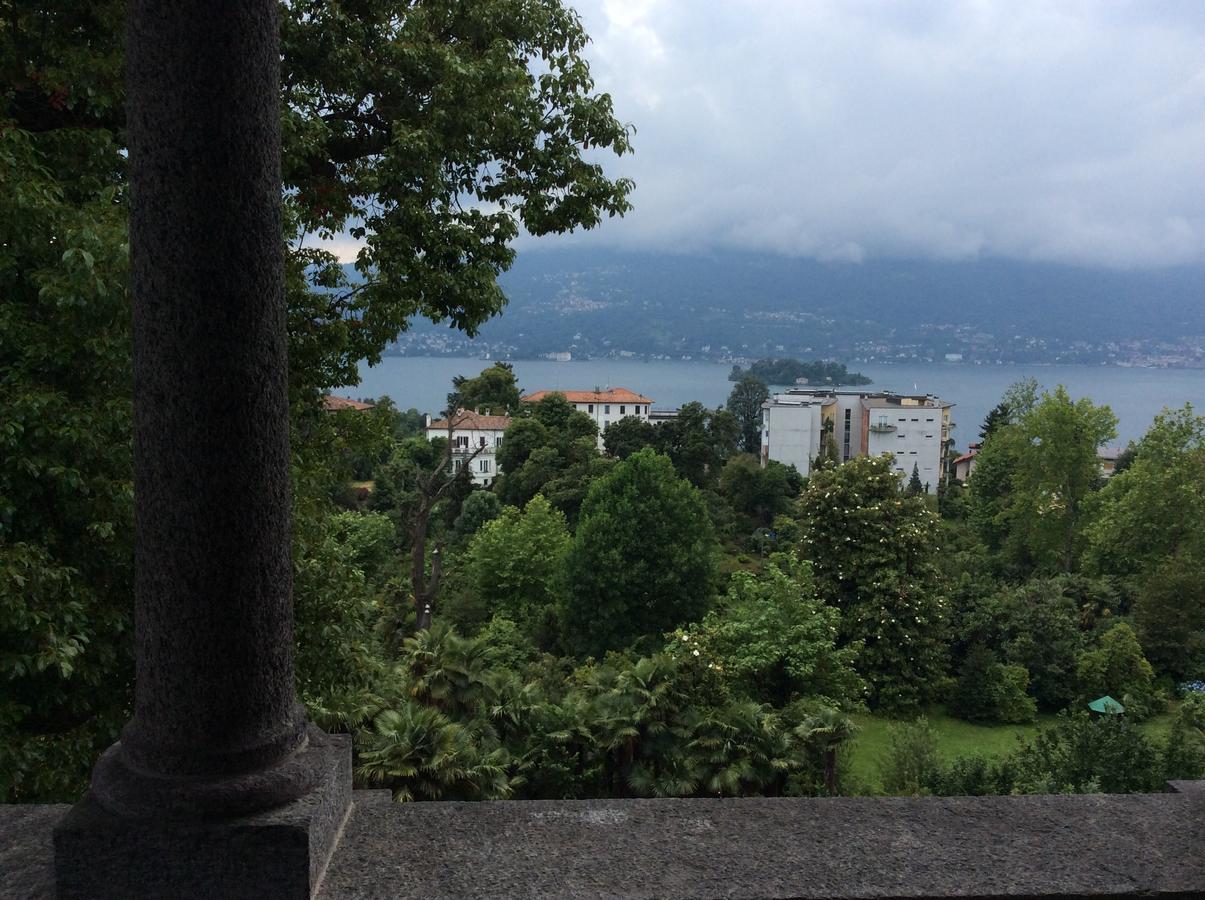 Hotel Villa Della Quercia Verbania Exterior photo